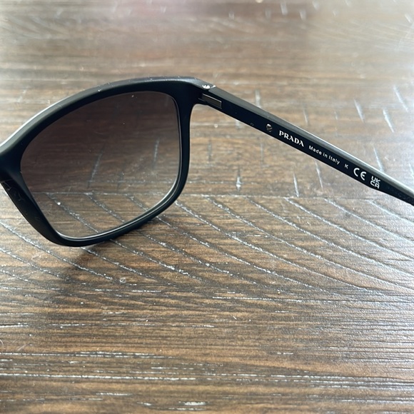 PRADA LINEA ROSSA PS 01TS LIFESTYLE men’s sunglasses - Picture 3 of 5